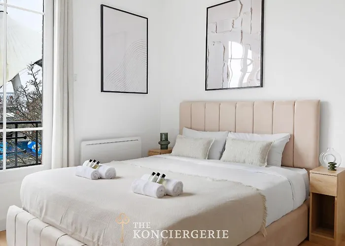 D'architecte Avec Cheminee - Design -4 Personnes Paříž