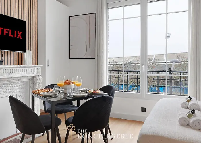D'architecte Avec Cheminee - Design -4 Personnes Paříž
